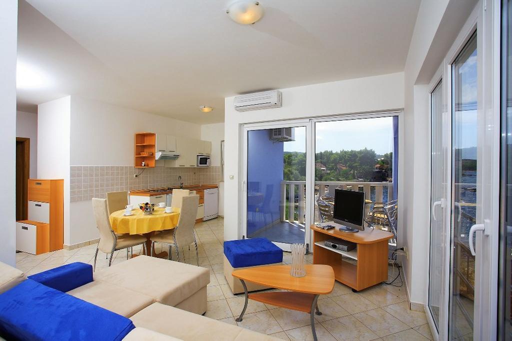Aparthotel Marina Gromela Mirce 객실 사진