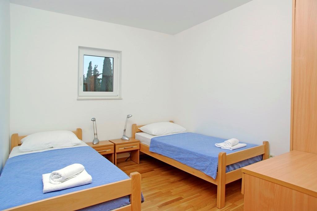 Aparthotel Marina Gromela Mirce 객실 사진