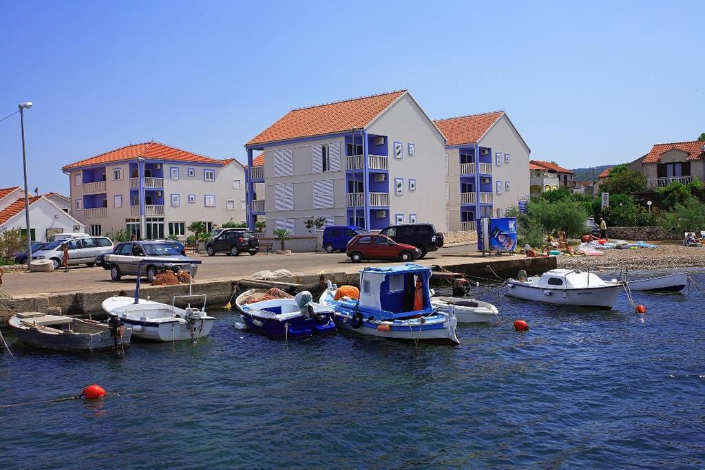 Aparthotel Marina Gromela Mirce 객실 사진